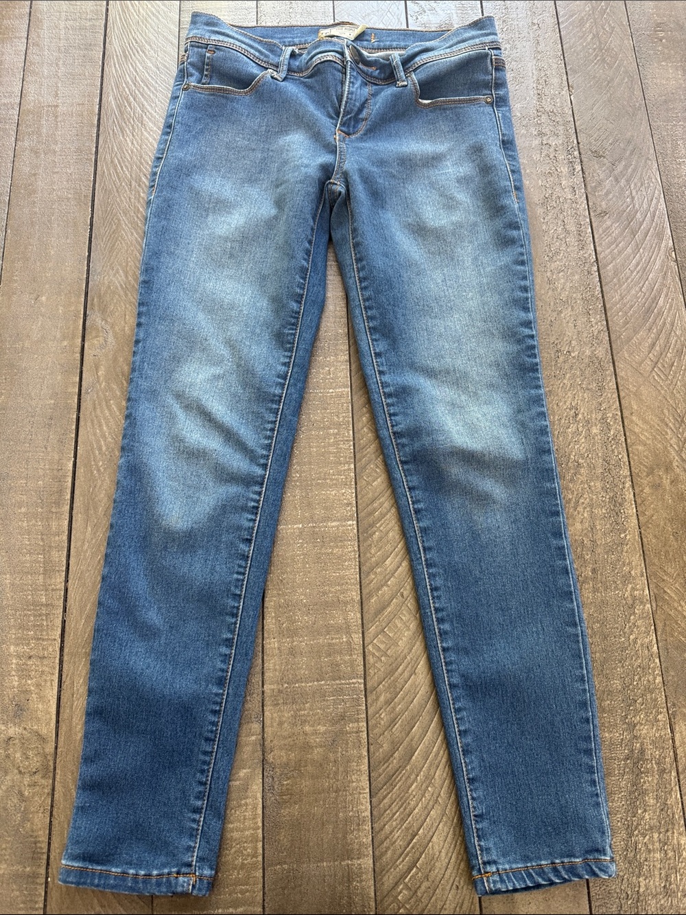 Free People Skinny Jeans in Mid Blue Wash